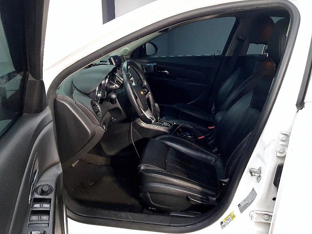 Chevrolet Cruise - Vista 7