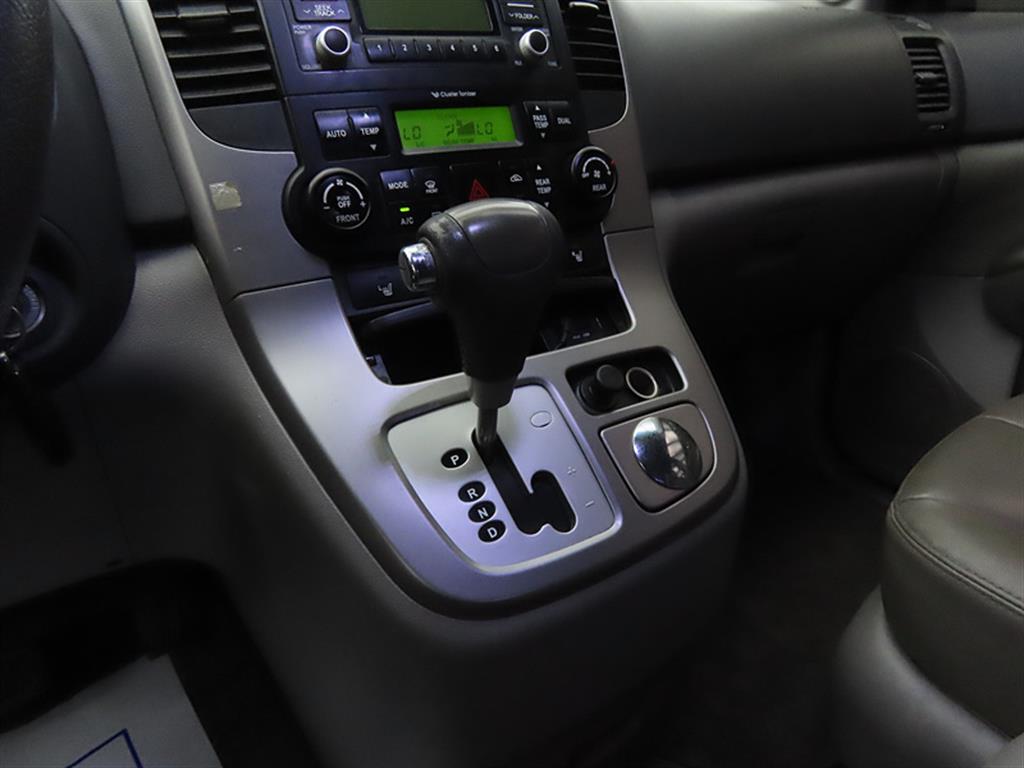 KIA Carnival - Vista 11