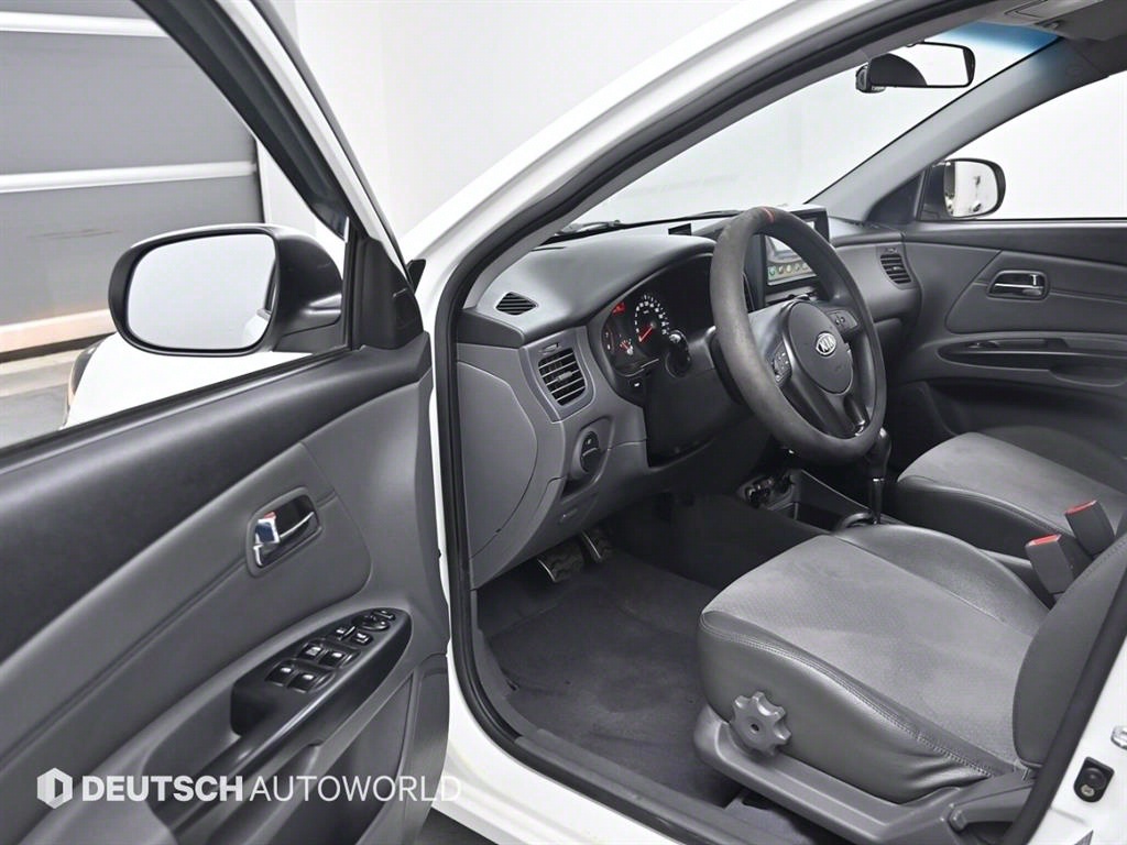 KIA Pride - Vista 11