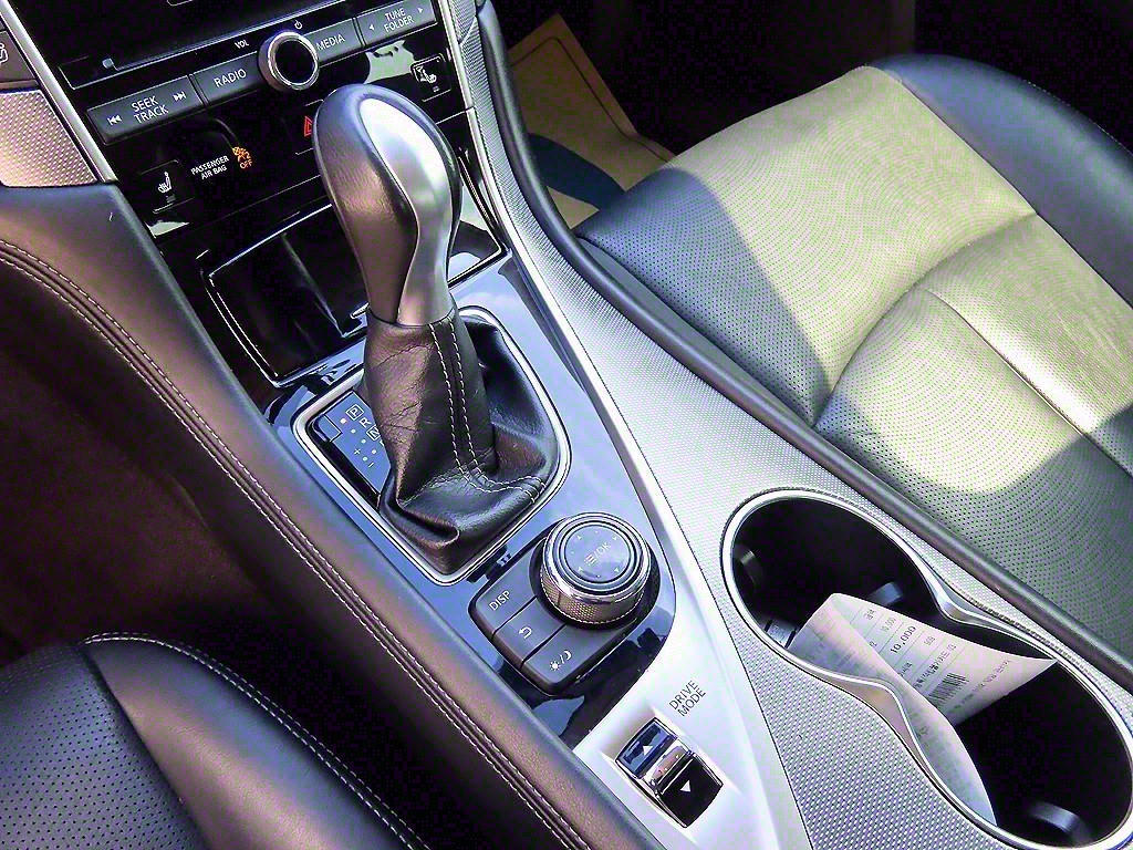 Infiniti Q - Vista 10