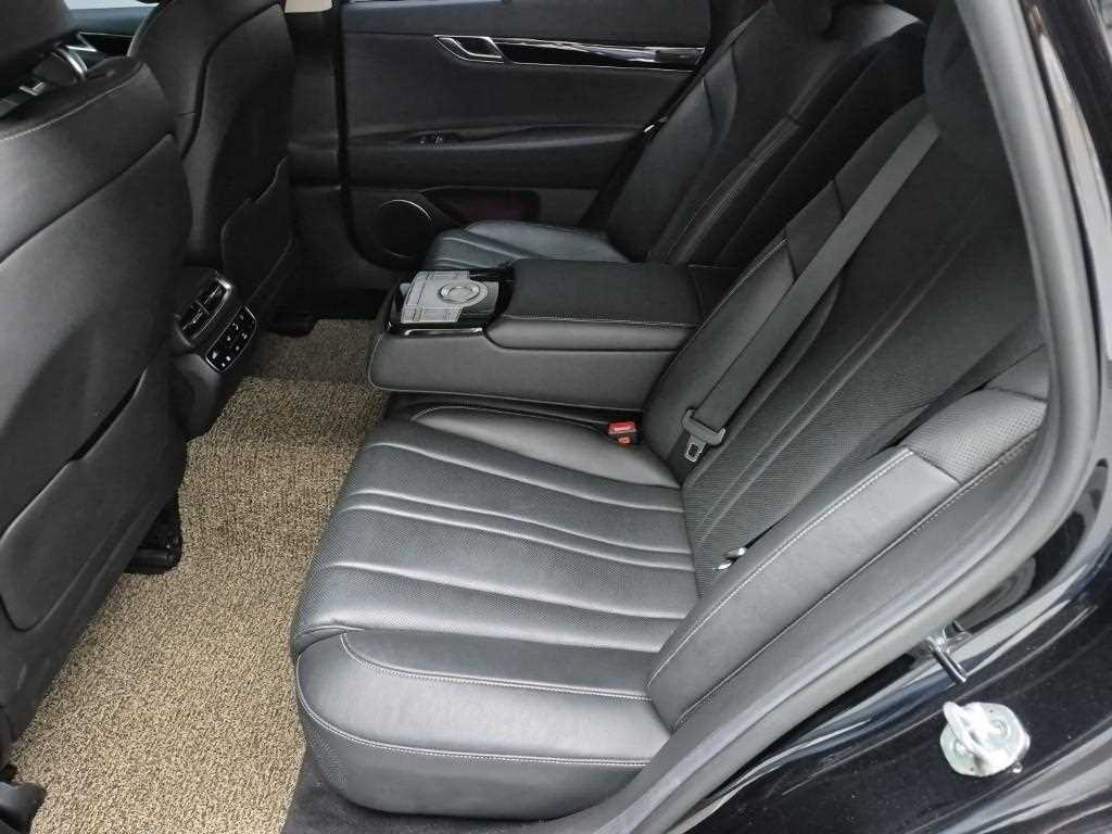 Genesis G80 - Vista 12