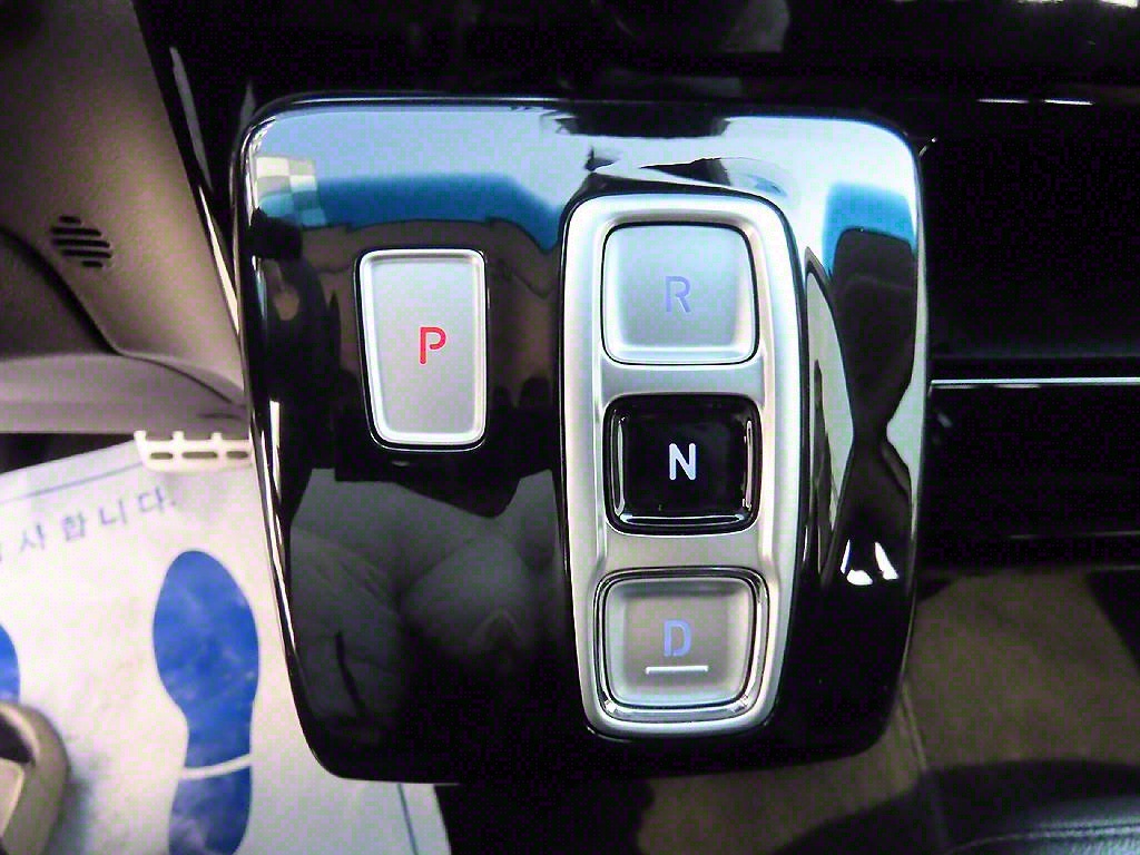 HYUNDAI Staria - Vista 11