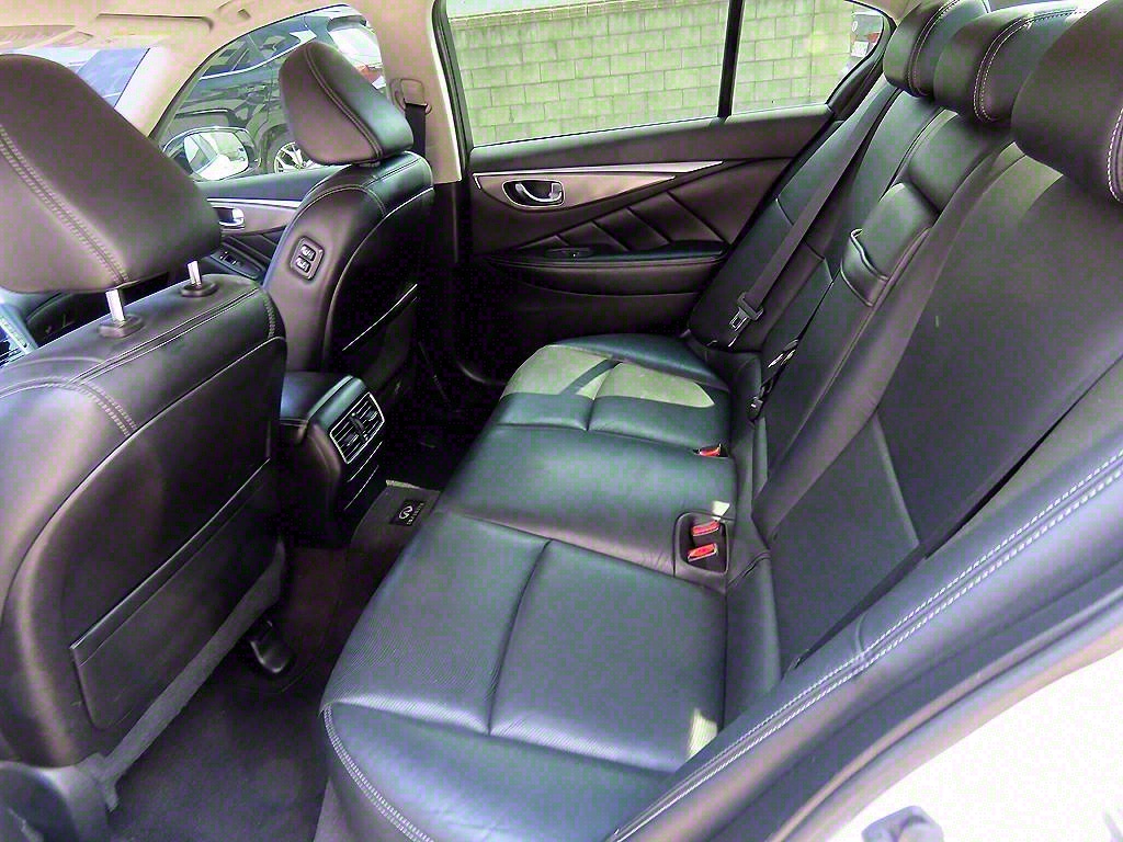 Infiniti Q - Vista 6