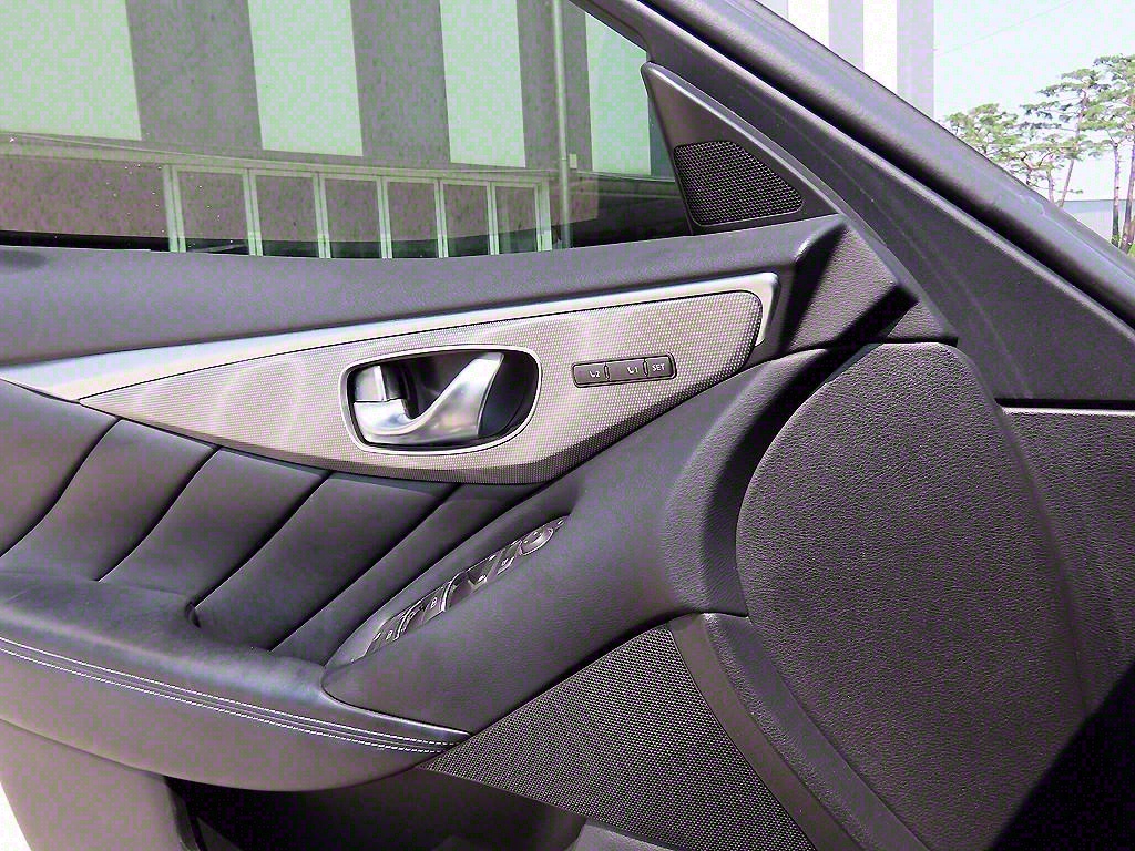 Infiniti Q - Vista 11