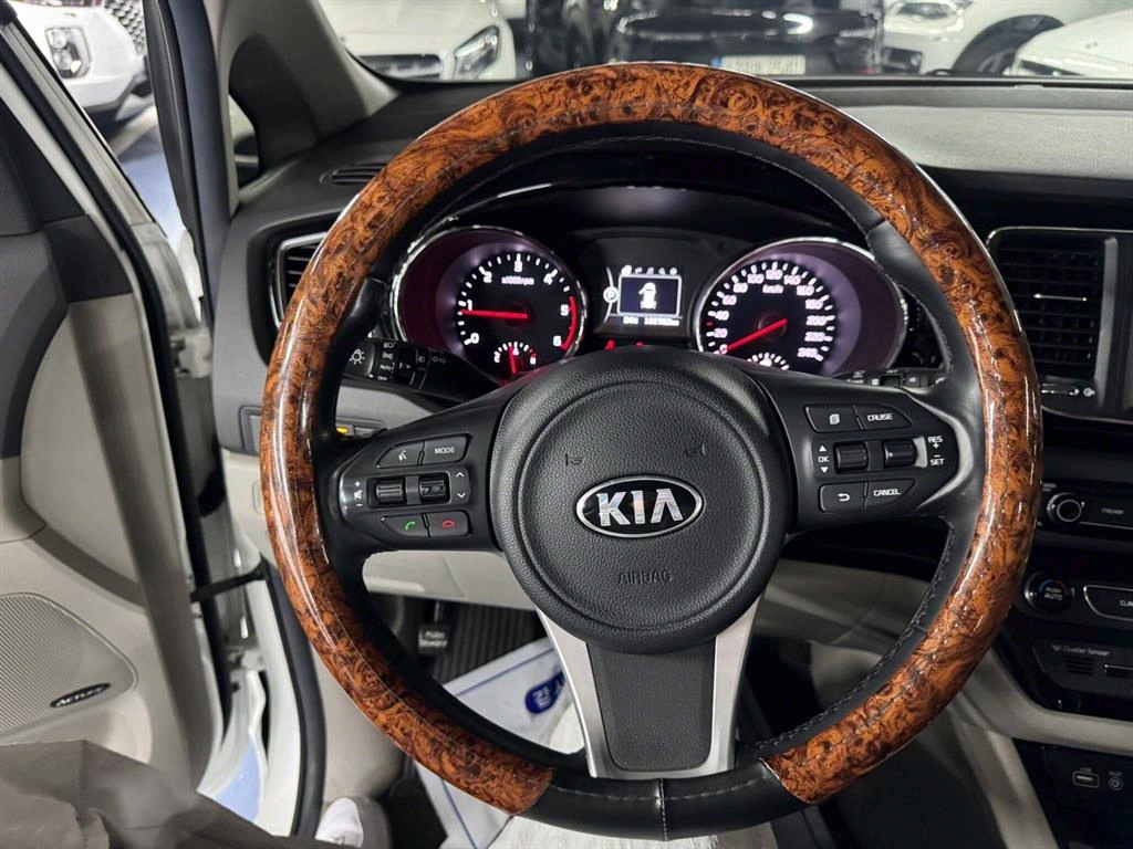 KIA Carnival 2016 Blanco - Importación desde Corea - HF Imports Iquique - Foto 15