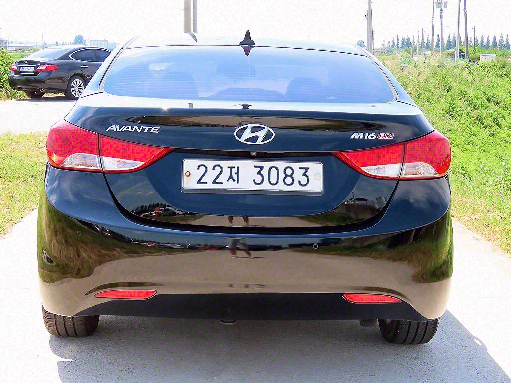 HYUNDAI Avante - Vista 4