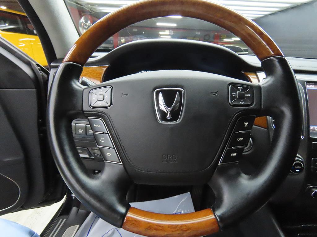 HYUNDAI Equus - Vista 8