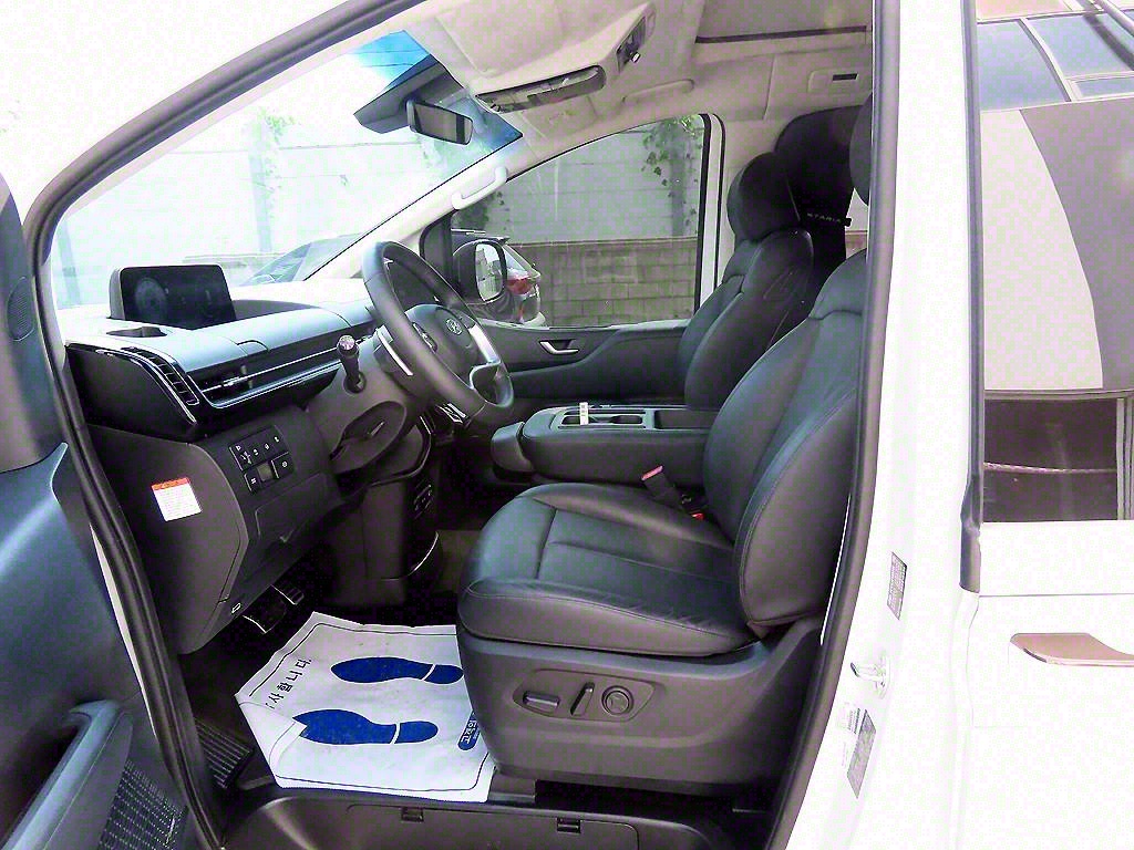 HYUNDAI Staria - Vista 6