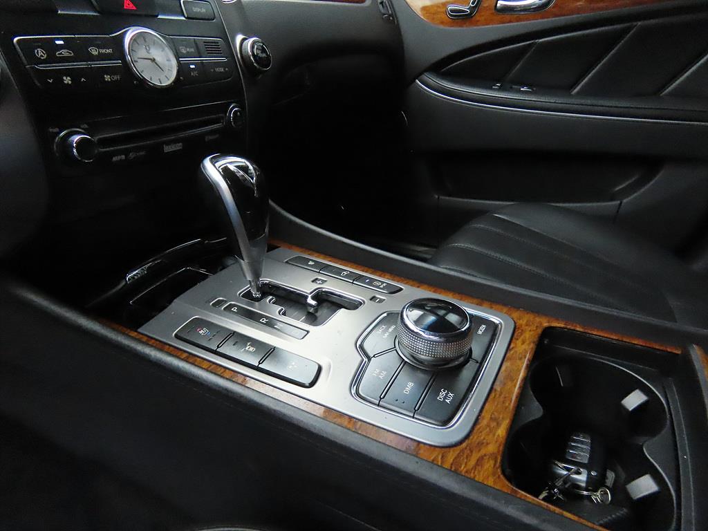 HYUNDAI Equus - Vista 12