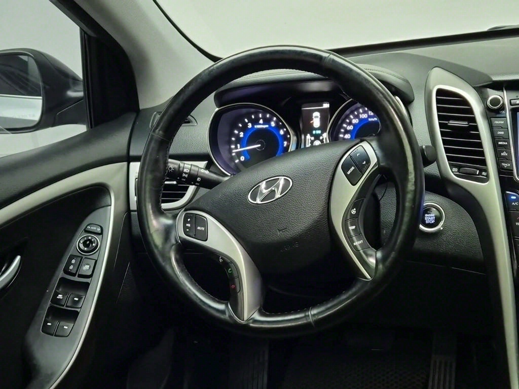HYUNDAI i30 - Vista 9