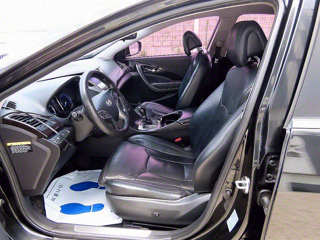 HYUNDAI Grandeur - Vista 5