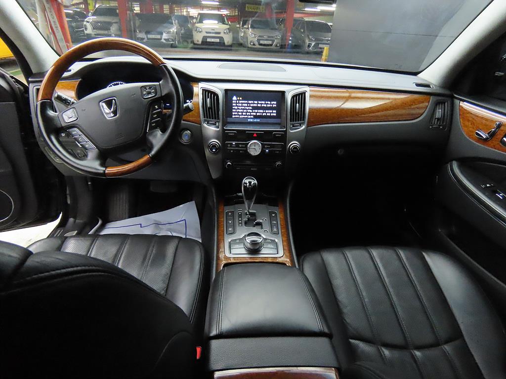 HYUNDAI Equus - Vista 7