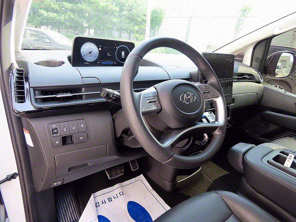 HYUNDAI Staria - Vista 9