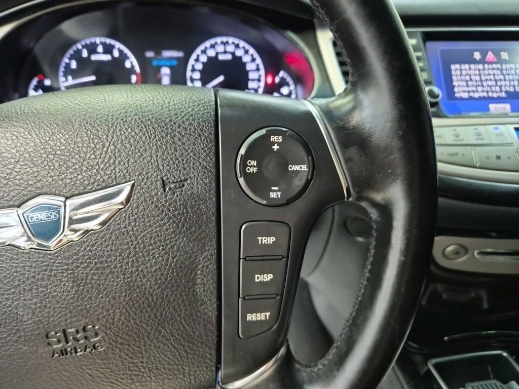 HYUNDAI Genesis - Vista 8