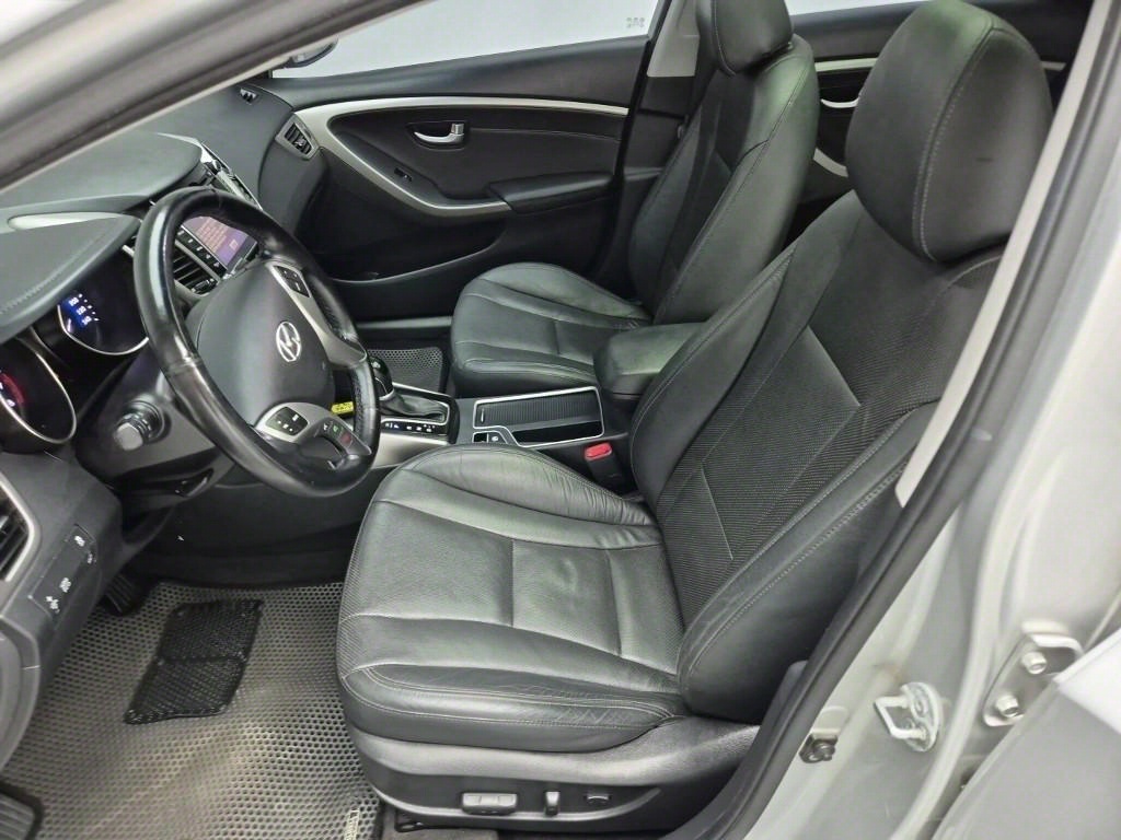 HYUNDAI i30 - Vista 11