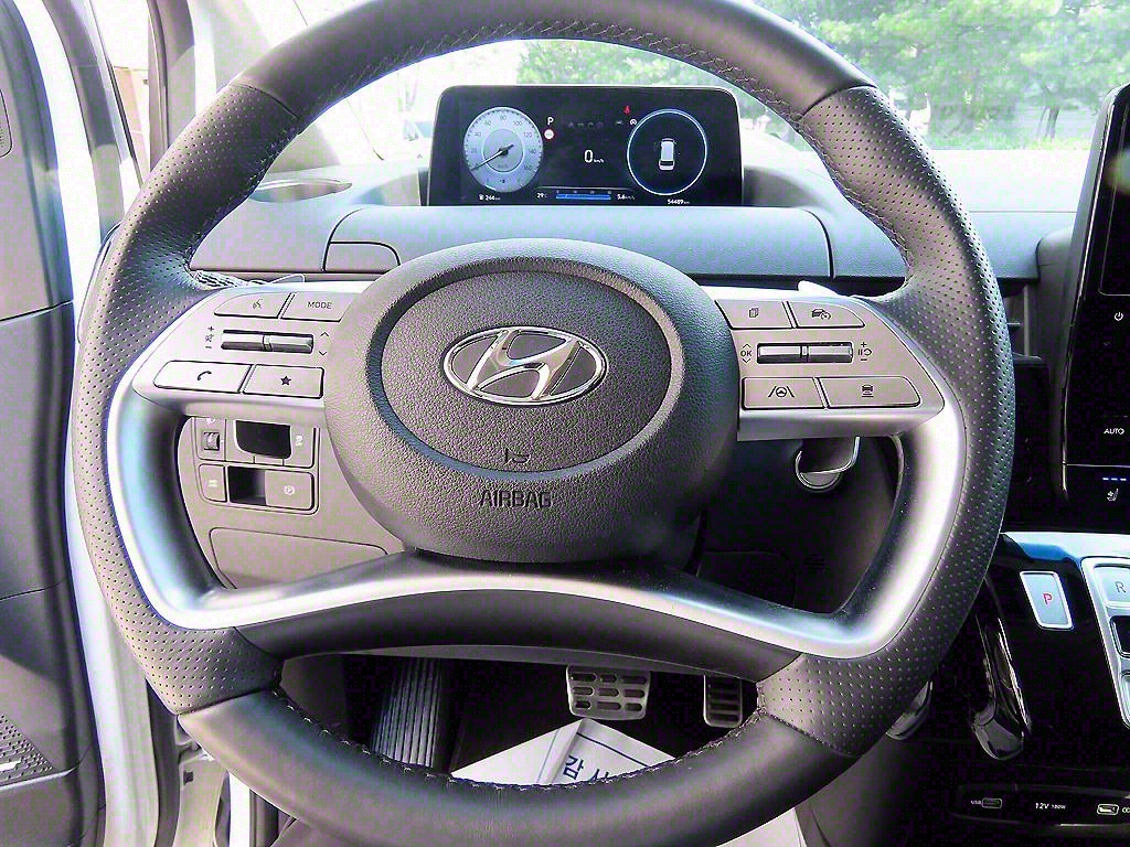 HYUNDAI Staria - Vista 10