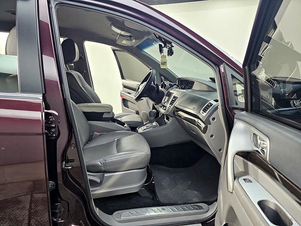 Ssangyong Korando - Vista 11