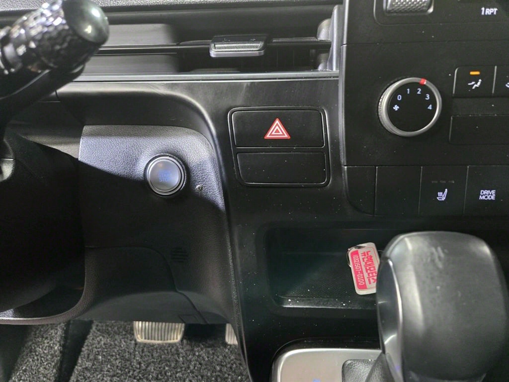 HYUNDAI Staria - Vista 10