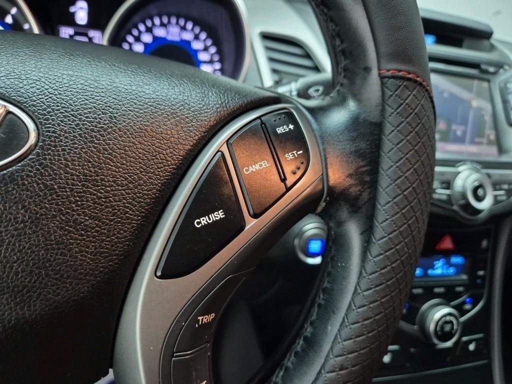 HYUNDAI Avante - Vista 7