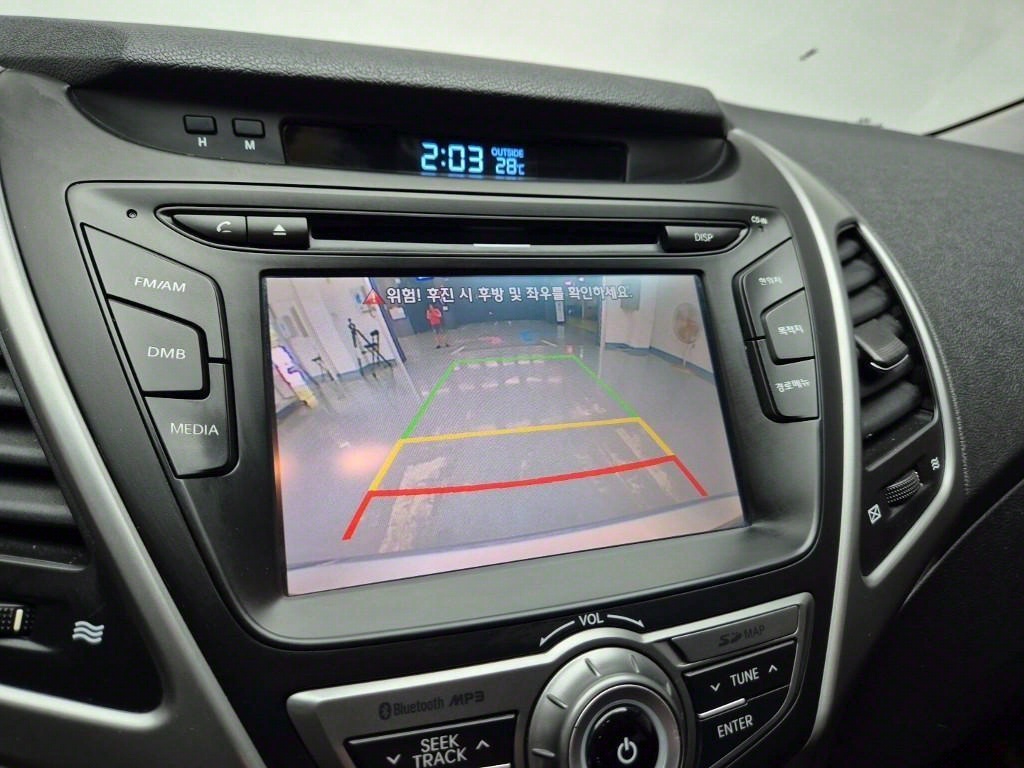 HYUNDAI Avante - Vista 11