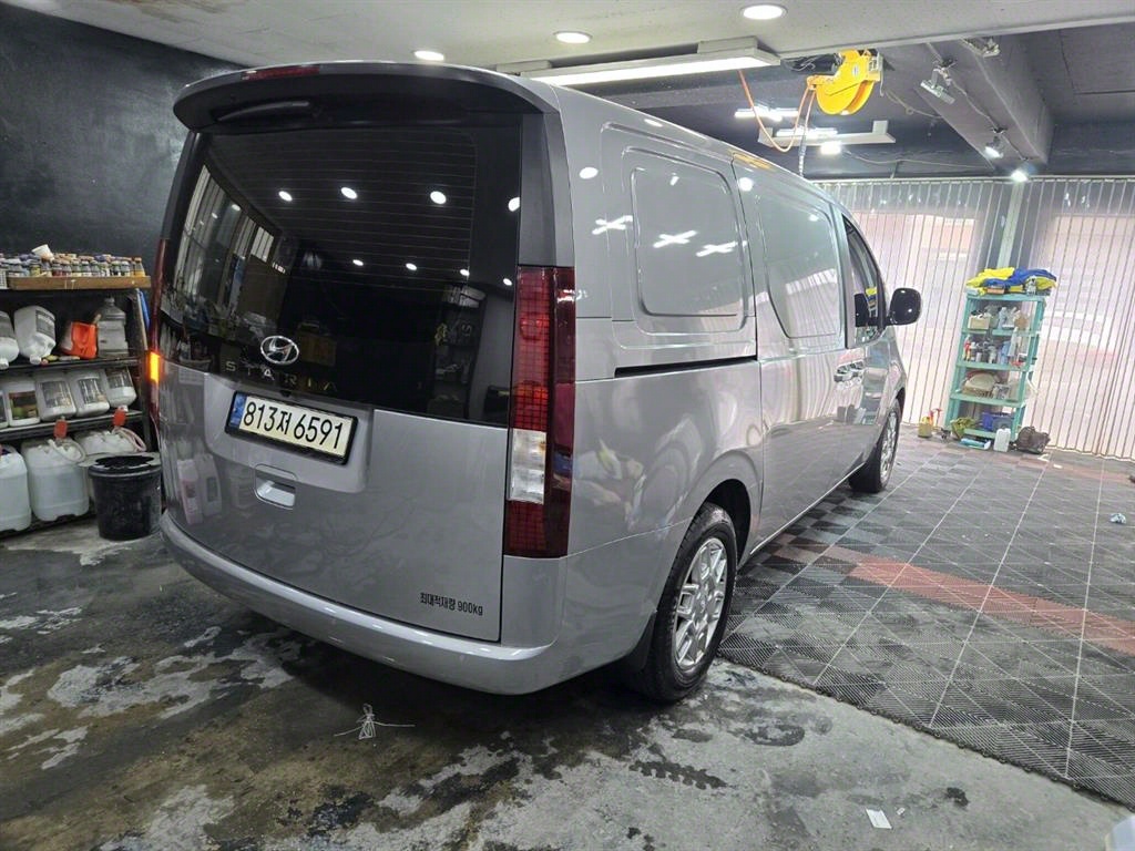 HYUNDAI Staria - Vista 4