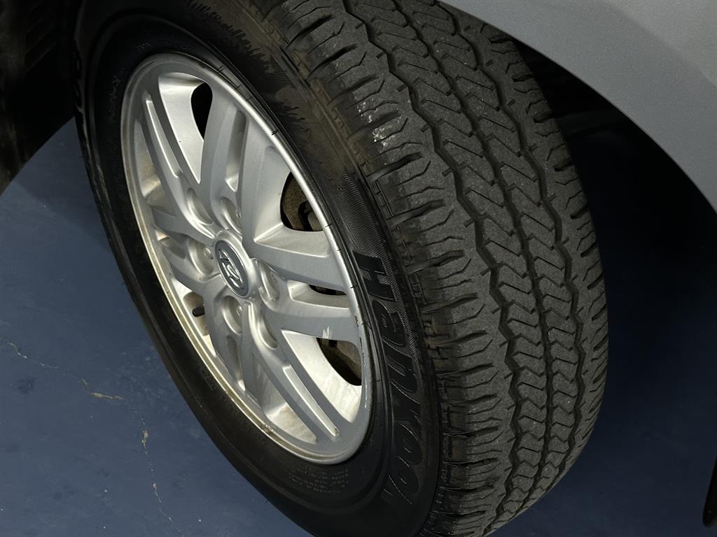 HYUNDAI Starex - Vista 5