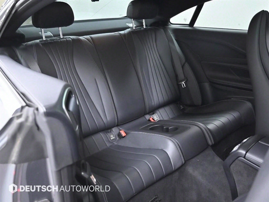 Mercedes Benz E class - Vista 12