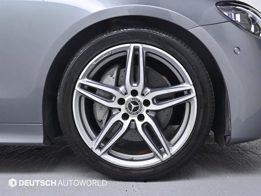 Mercedes Benz E class - Vista 5