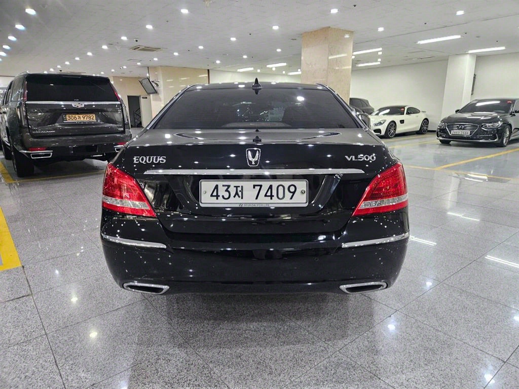 HYUNDAI Equus - Vista 4