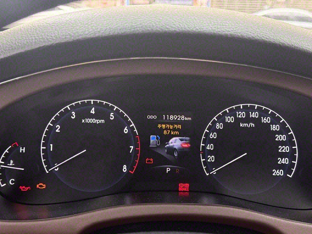 HYUNDAI Genesis - Vista 8