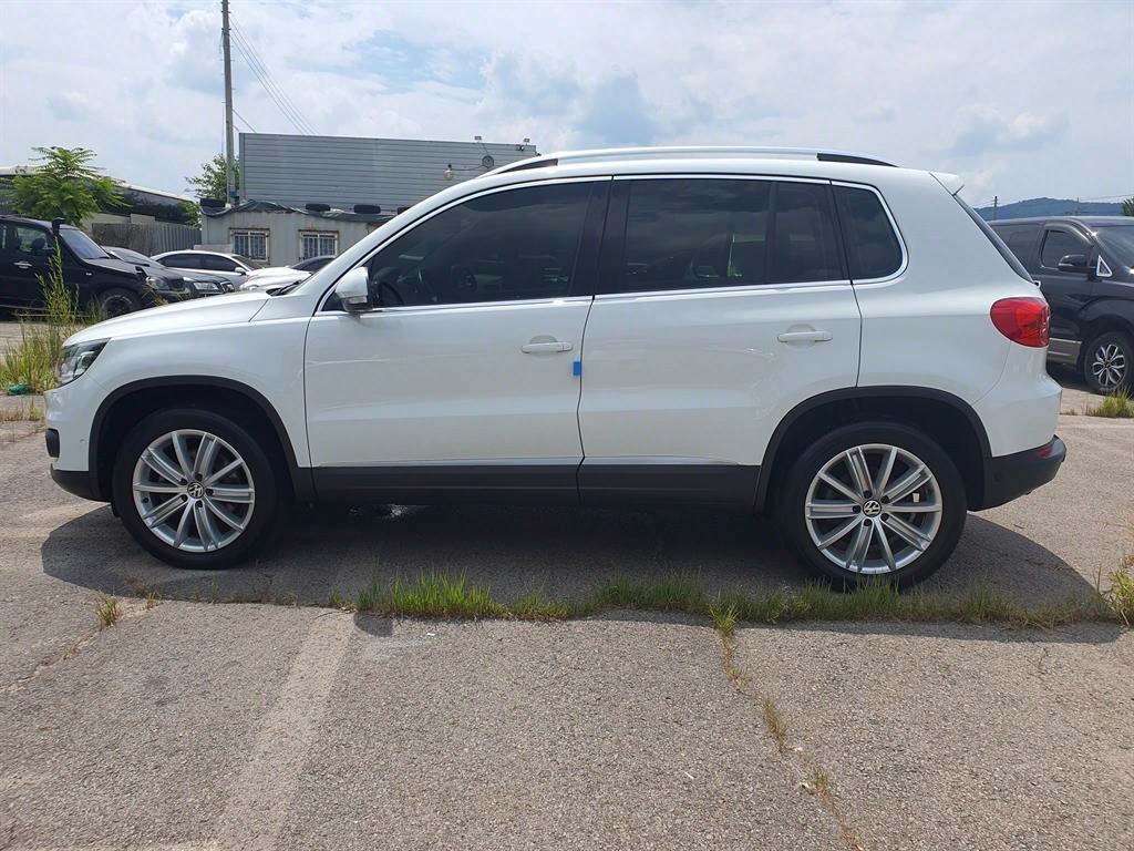 Volkswagen Tiguan - Vista 4