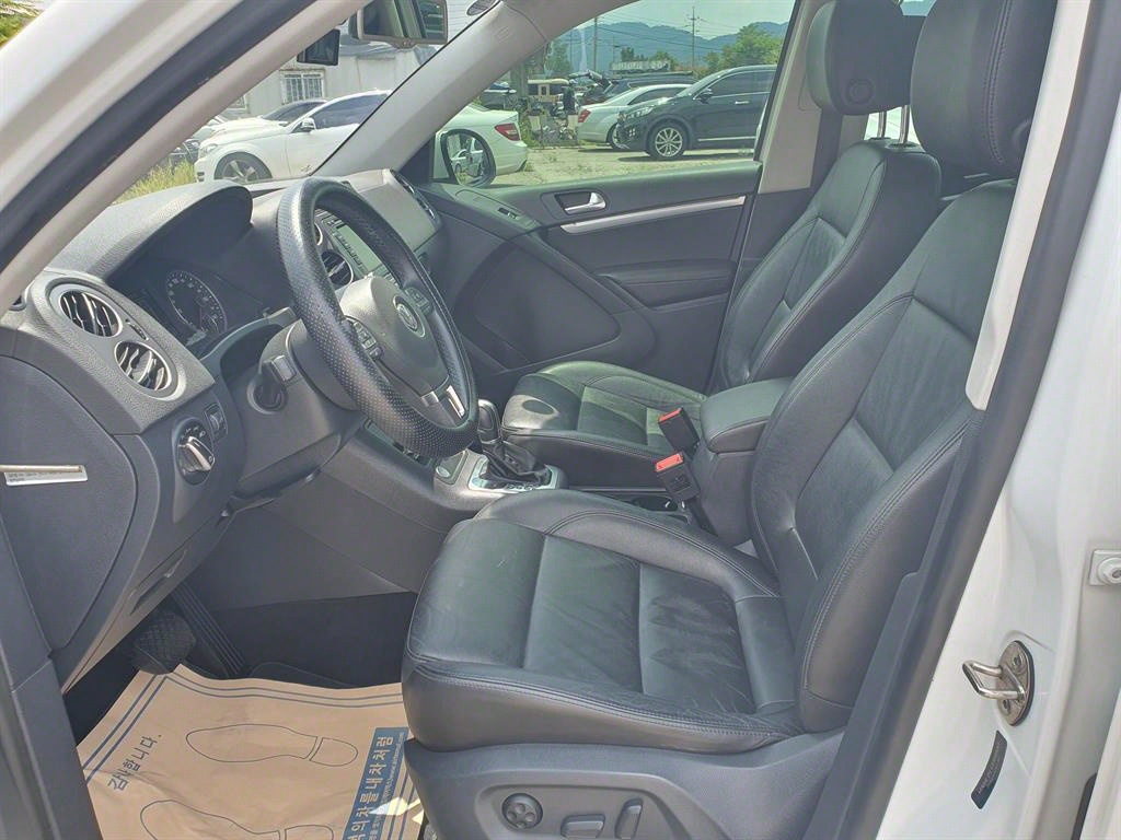 Volkswagen Tiguan - Vista 10
