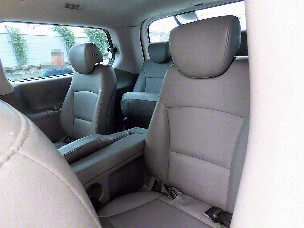 HYUNDAI Starex - Vista 7