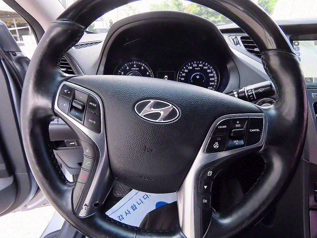 HYUNDAI Grandeur - Vista 8