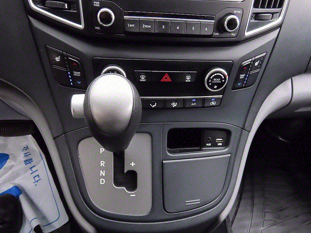 HYUNDAI Starex - Vista 11