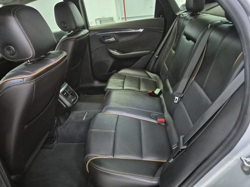 Chevrolet Impala - Vista 10