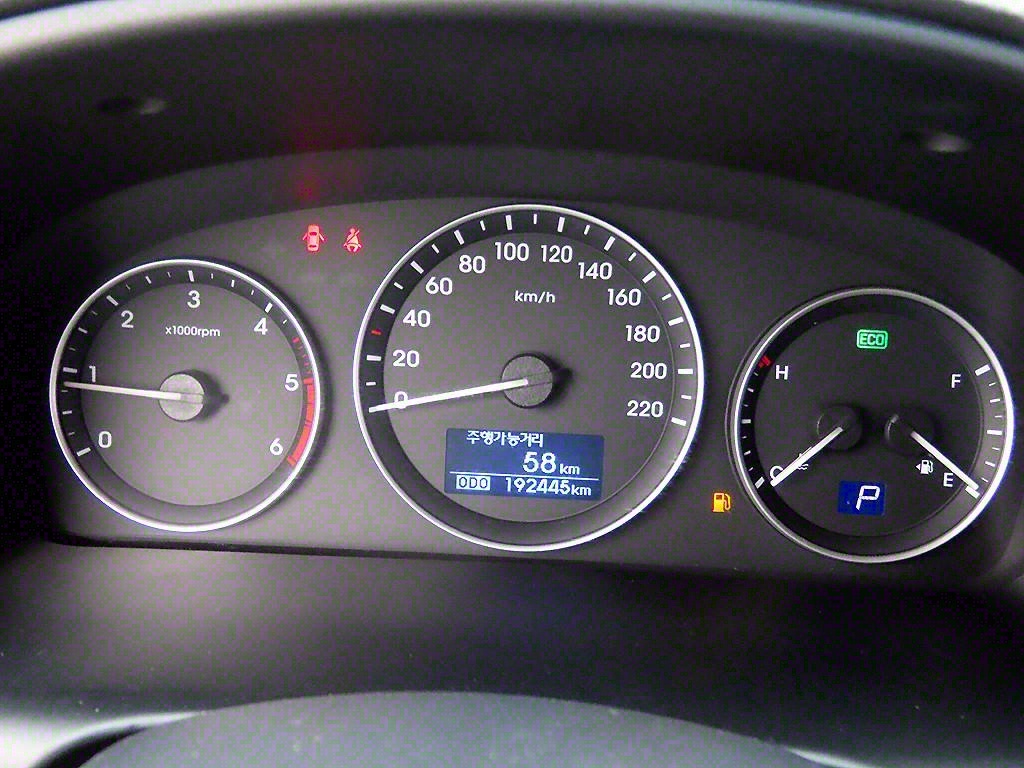 HYUNDAI Starex - Vista 7