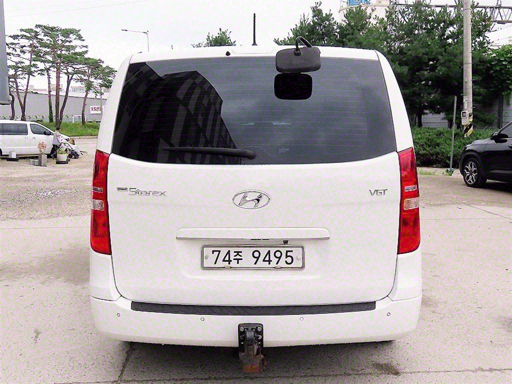 HYUNDAI Starex - Vista 4
