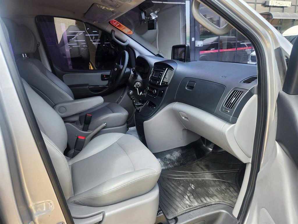 HYUNDAI Starex 2017 Plateado - Importación desde Corea - HF Imports Iquique - Foto 15