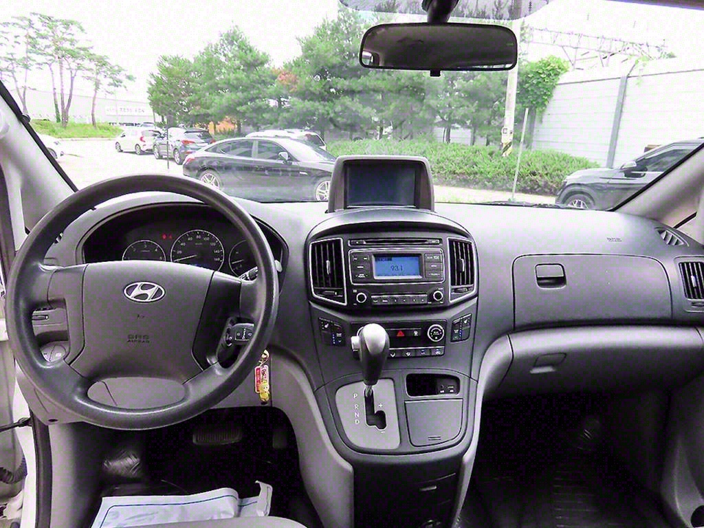 HYUNDAI Starex - Vista 8