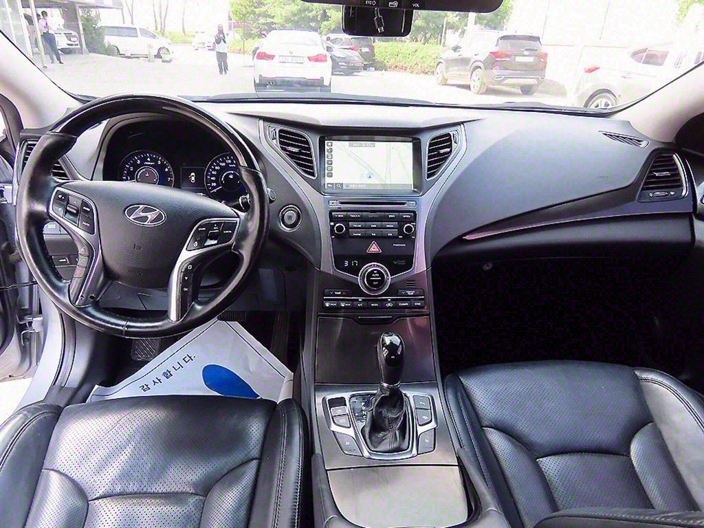 HYUNDAI Grandeur - Vista 7