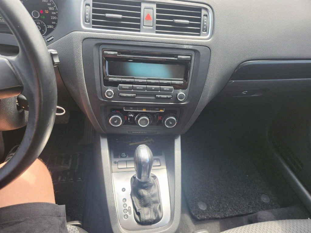 Volkswagen Jetta - Vista 8