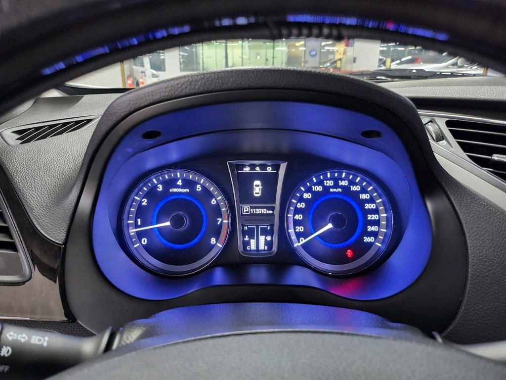 HYUNDAI Grandeur - Vista 6