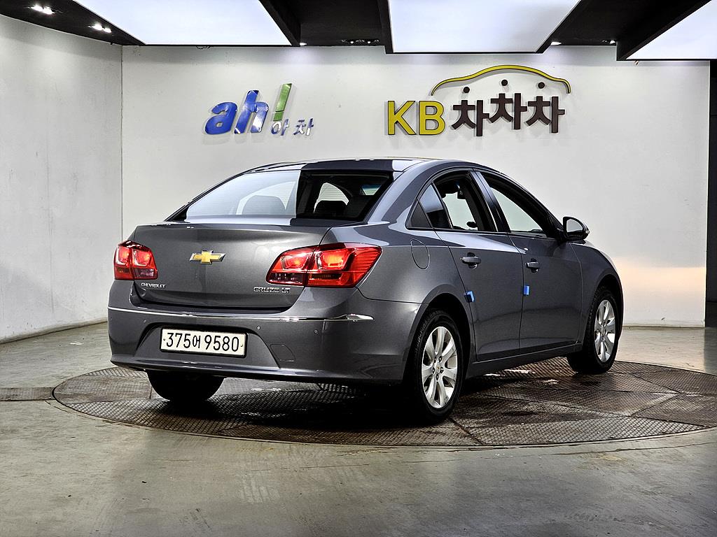 Chevrolet Cruise - Vista 4