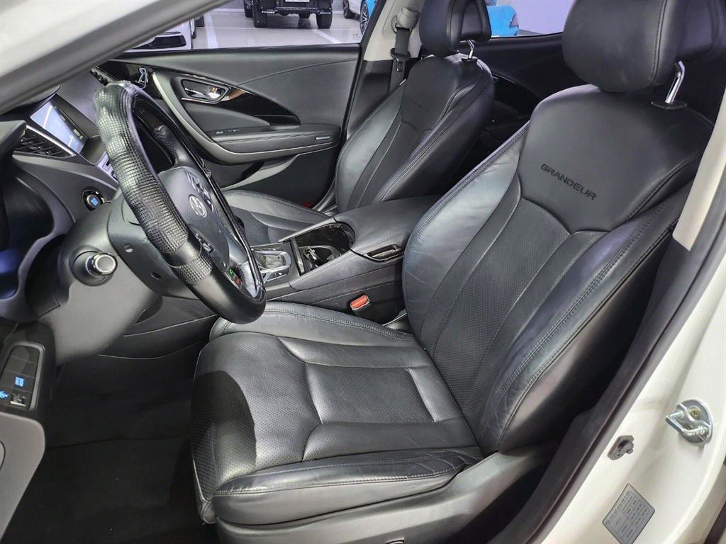 HYUNDAI Grandeur - Vista 12