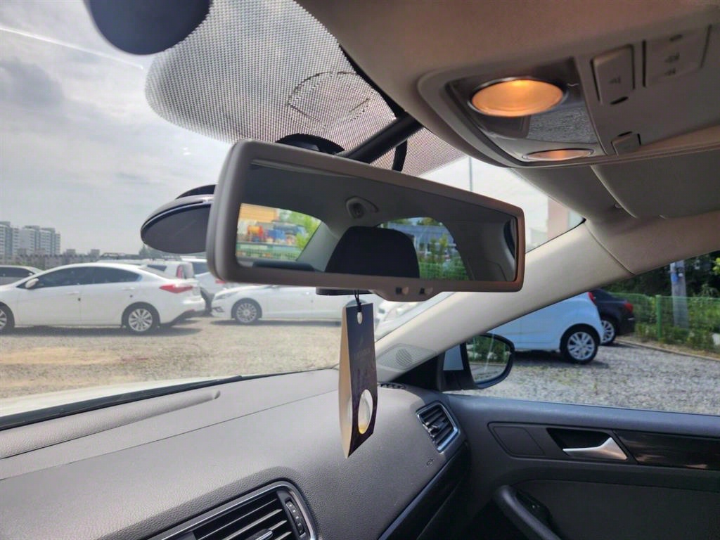 Volkswagen Jetta - Vista 9