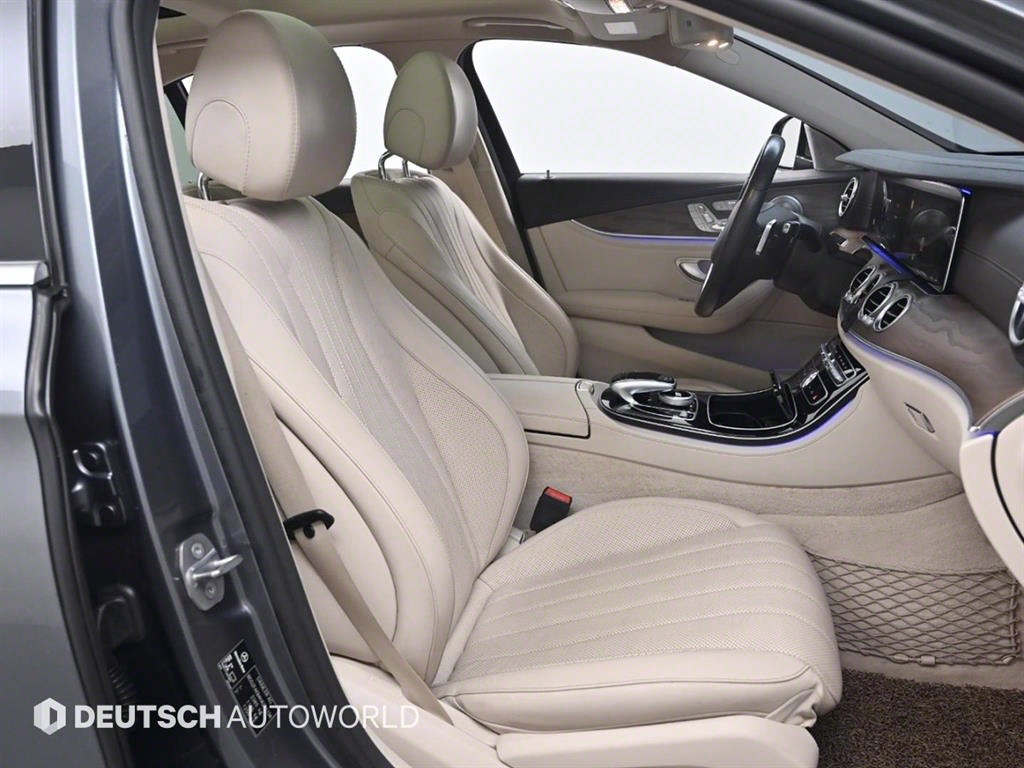 Mercedes Benz E class - Vista 10