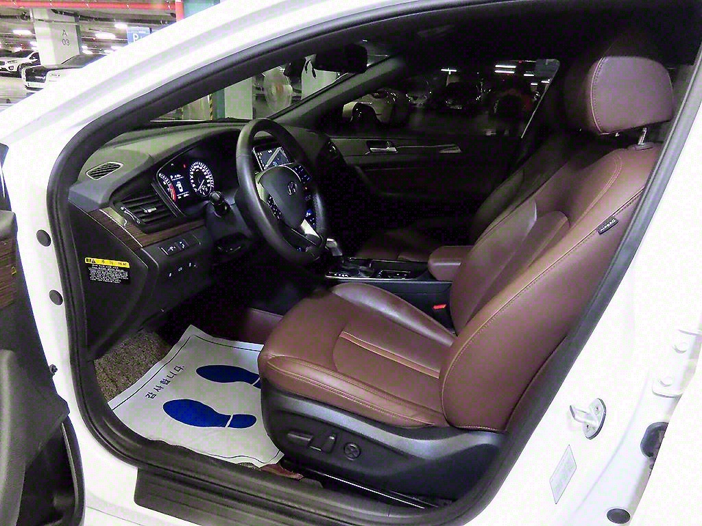 HYUNDAI Sonata - Vista 6