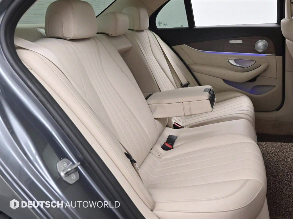 Mercedes Benz E class - Vista 12