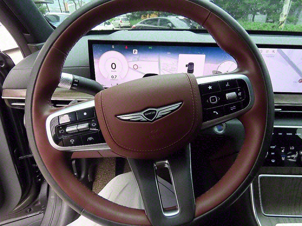 Genesis GV80 - Vista 8